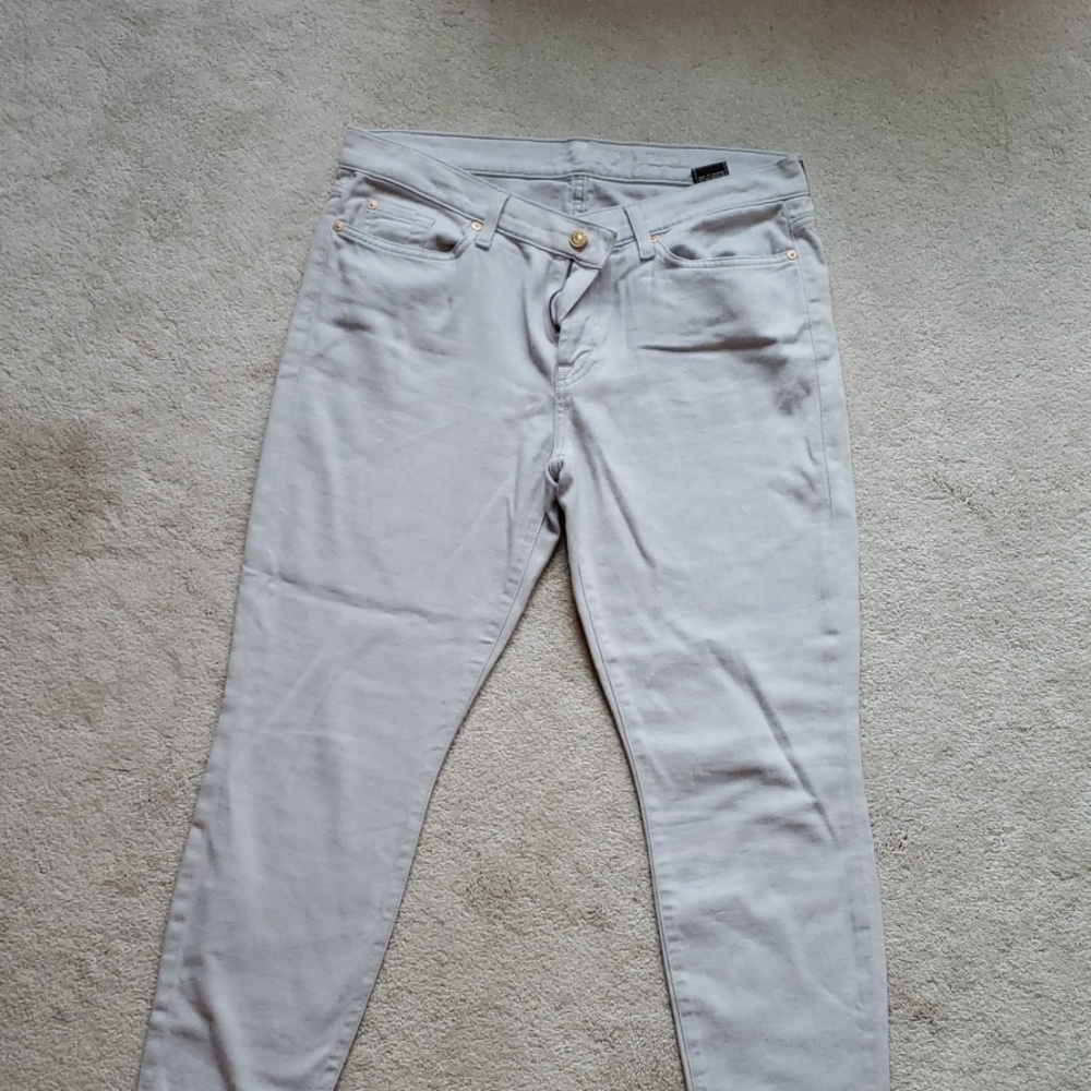 7 For All Mankind.  Size 32  Cropped Gwenevere